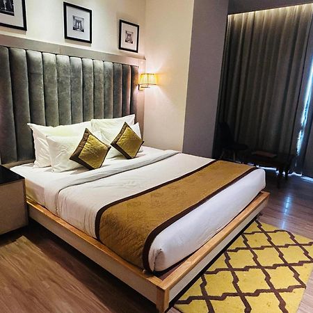 Hotel Sakura Gold Gurgaon Eksteriør bilde