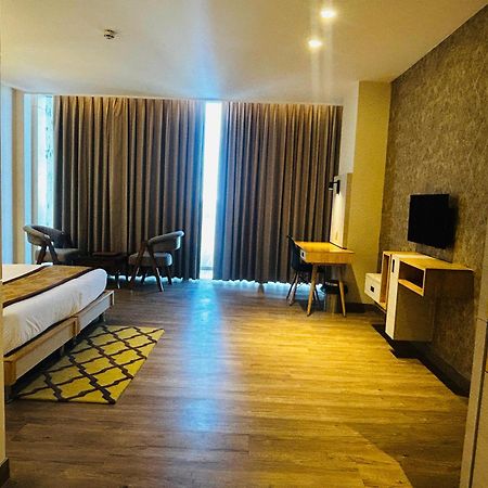 Hotel Sakura Gold Gurgaon Eksteriør bilde