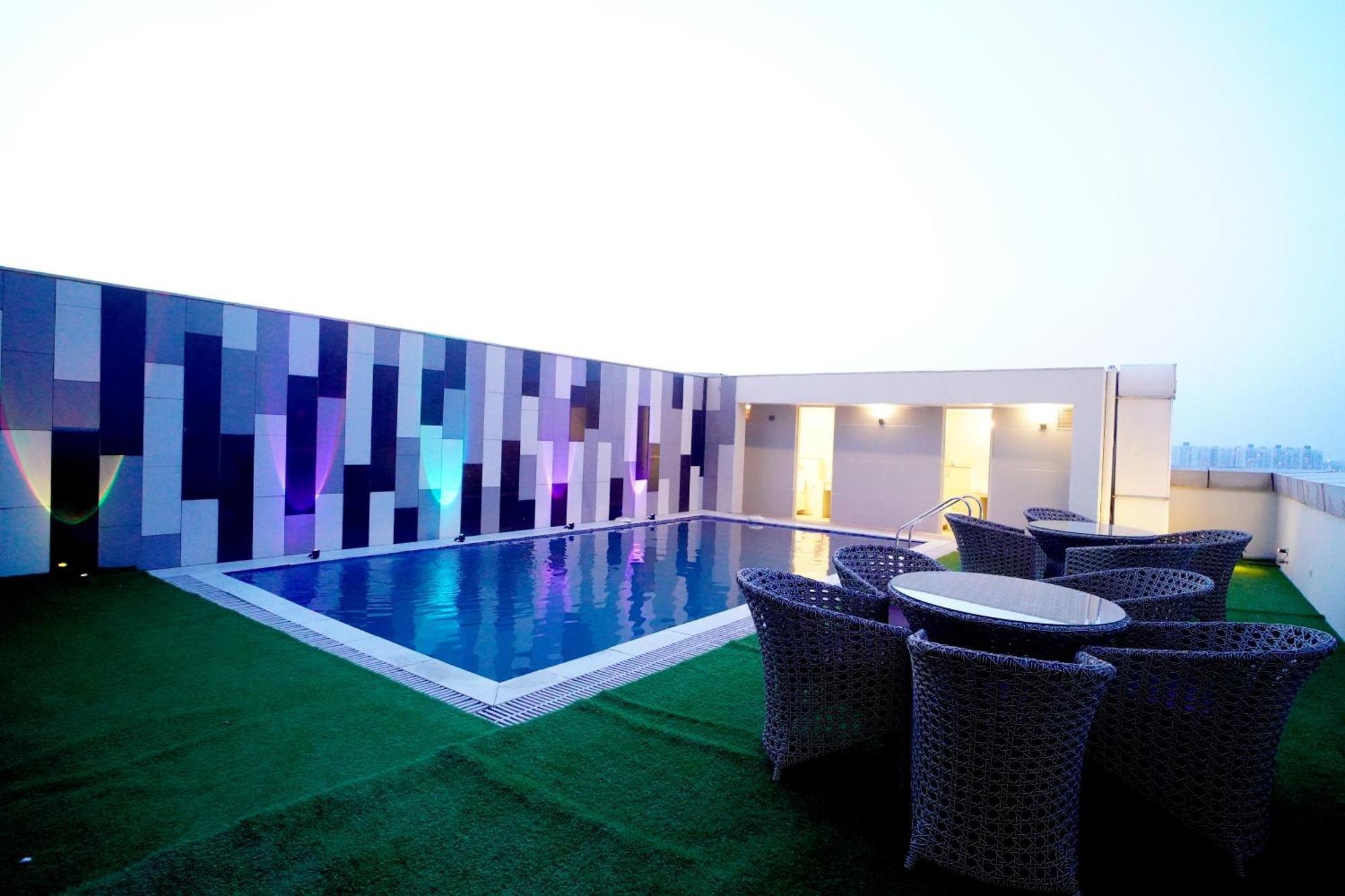 Hotel Sakura Gold Gurgaon Eksteriør bilde