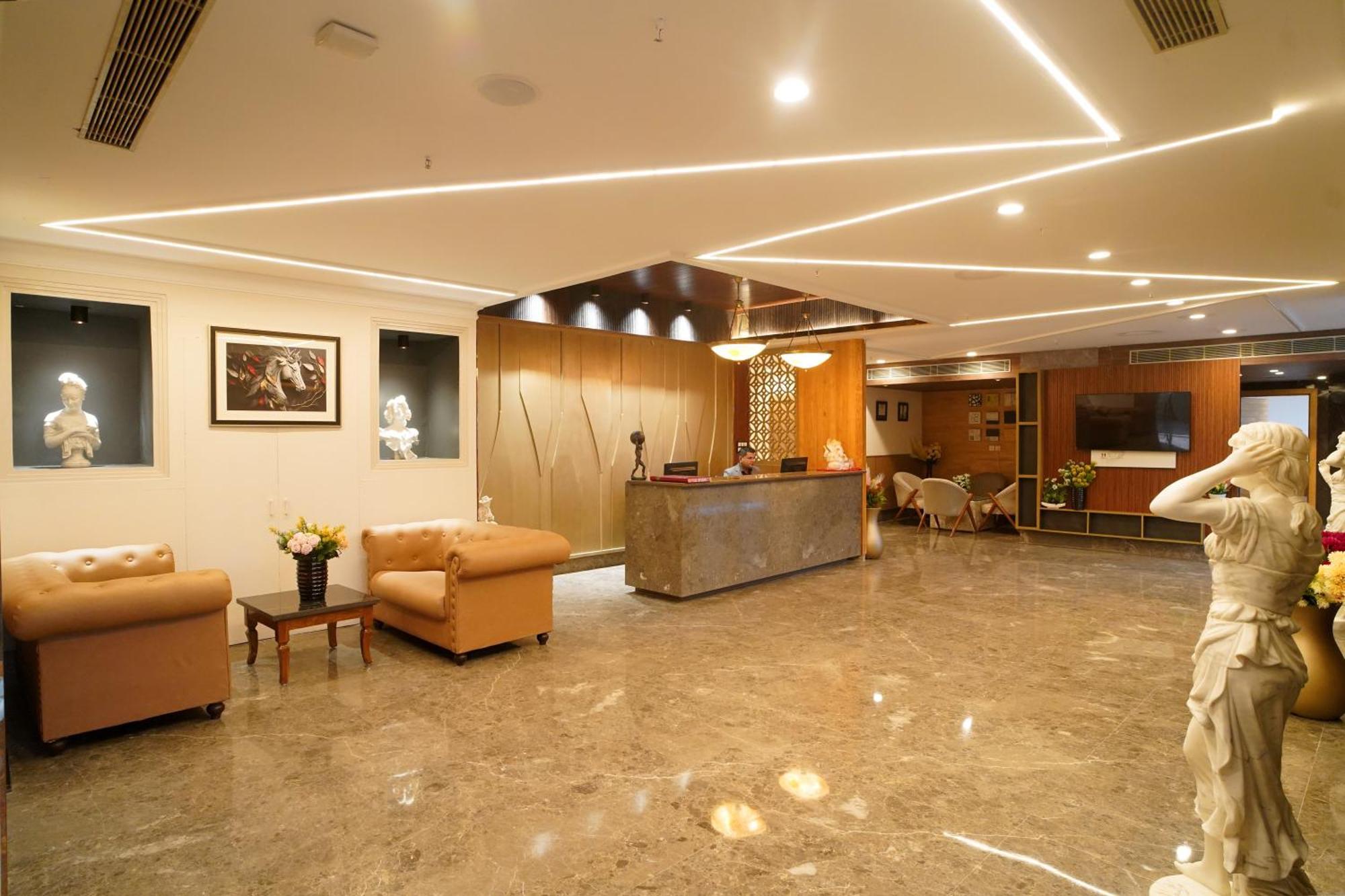 Hotel Sakura Gold Gurgaon Eksteriør bilde