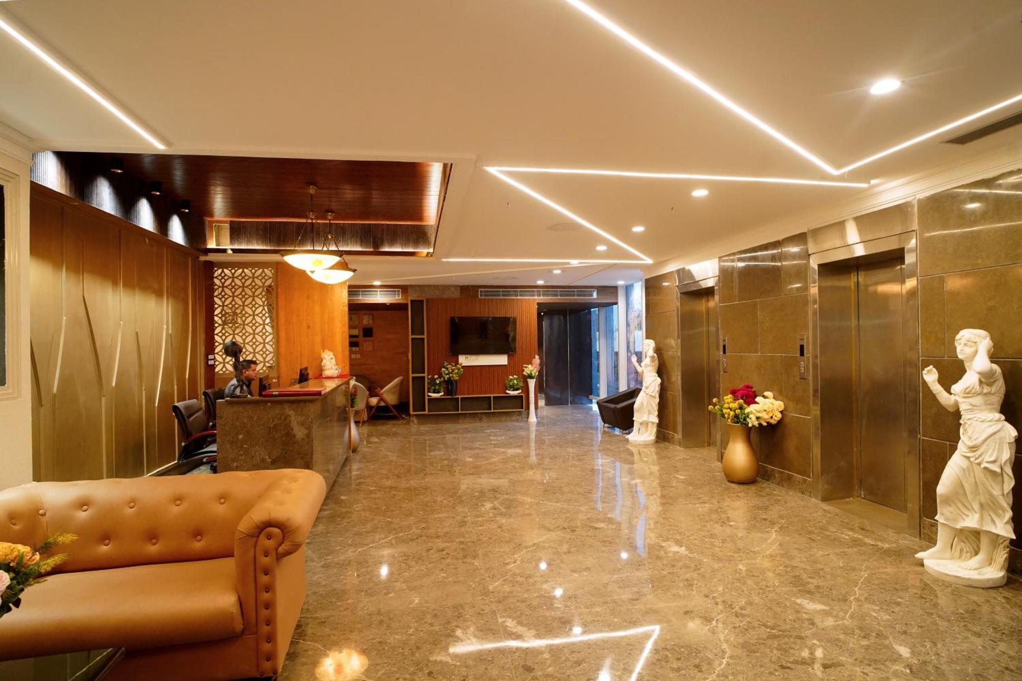 Hotel Sakura Gold Gurgaon Eksteriør bilde