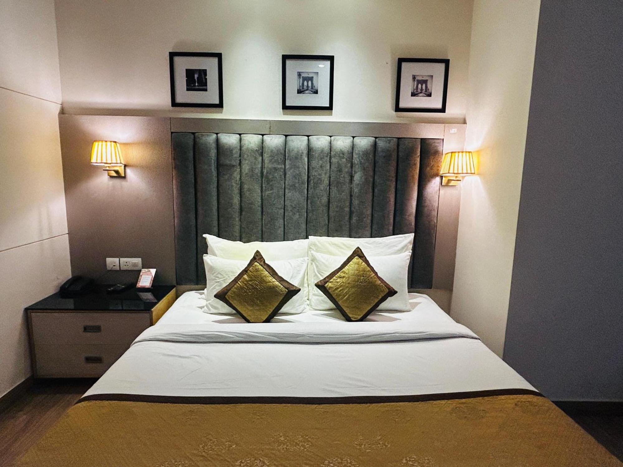 Hotel Sakura Gold Gurgaon Eksteriør bilde