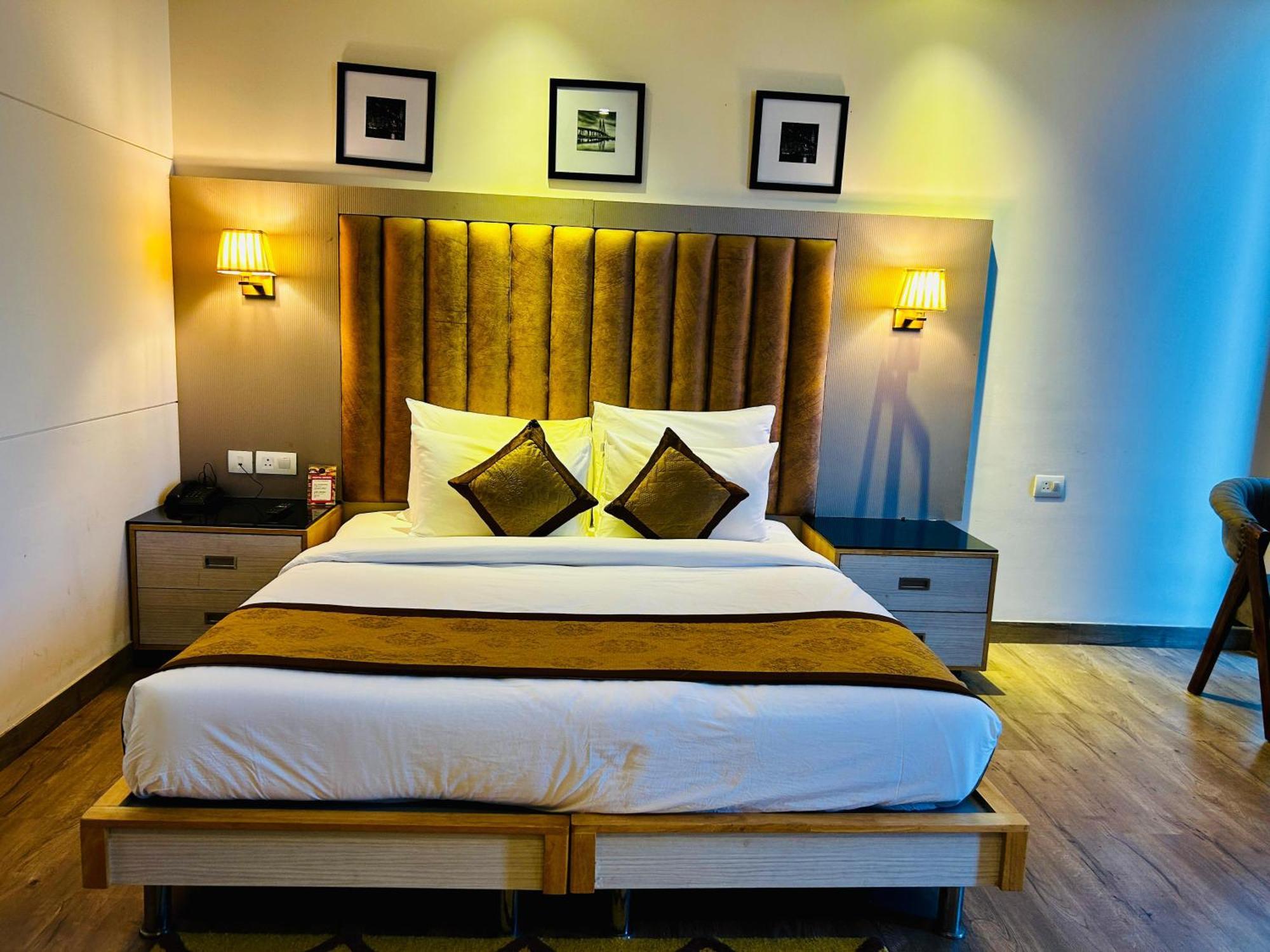 Hotel Sakura Gold Gurgaon Eksteriør bilde