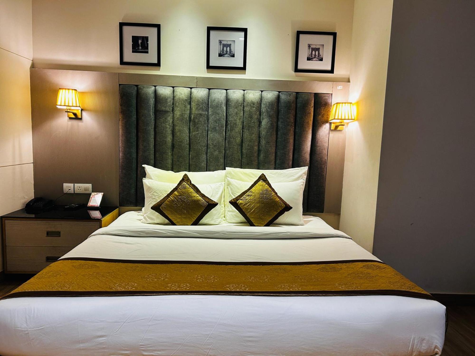 Hotel Sakura Gold Gurgaon Eksteriør bilde