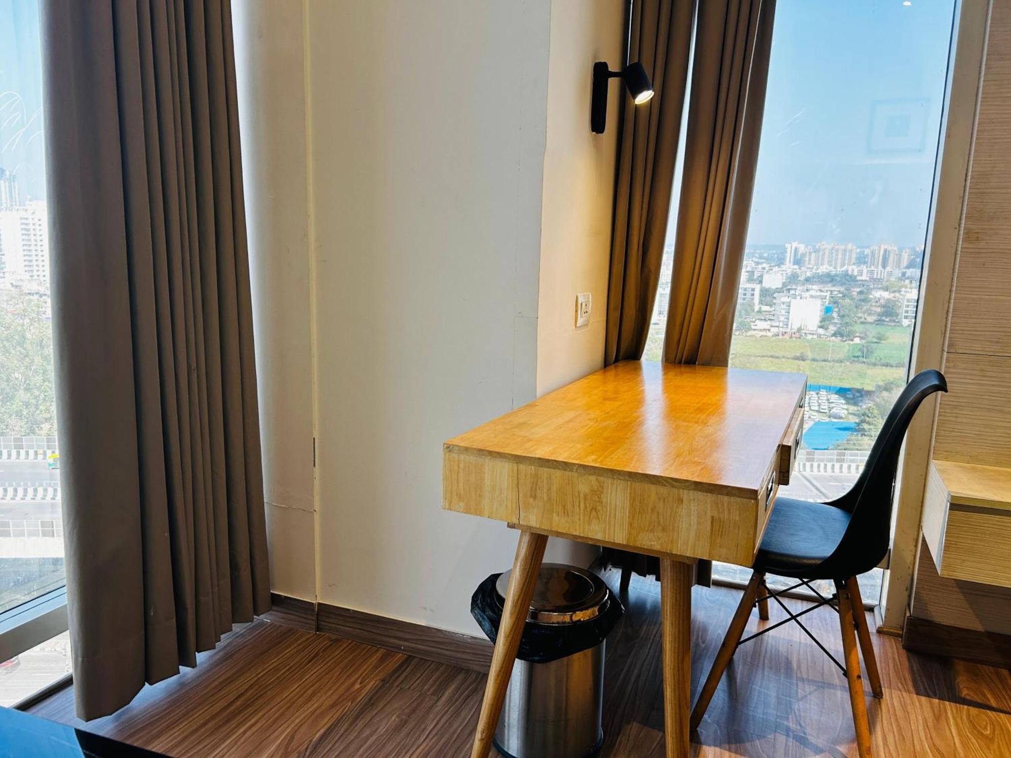 Hotel Sakura Gold Gurgaon Eksteriør bilde