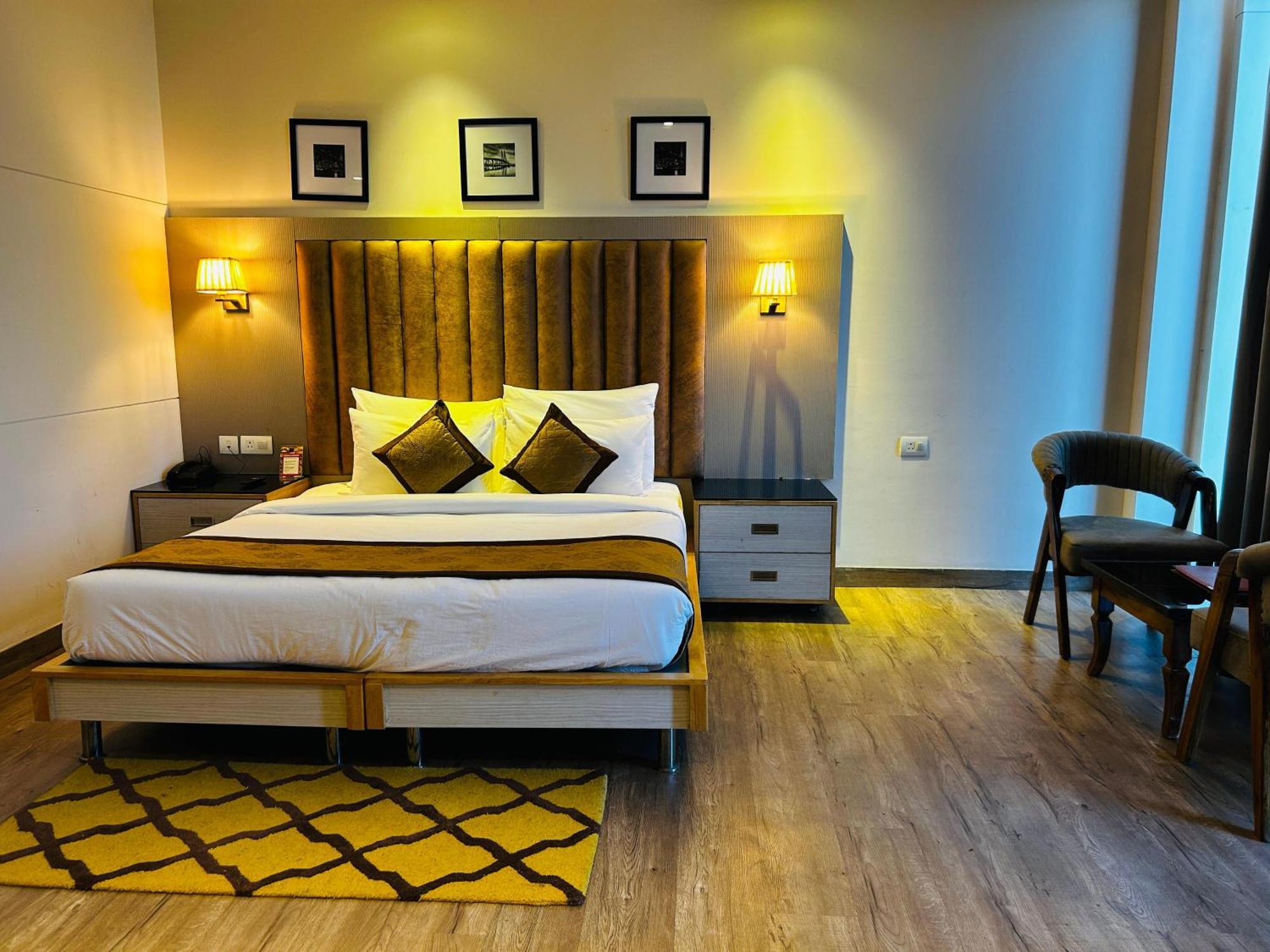 Hotel Sakura Gold Gurgaon Eksteriør bilde