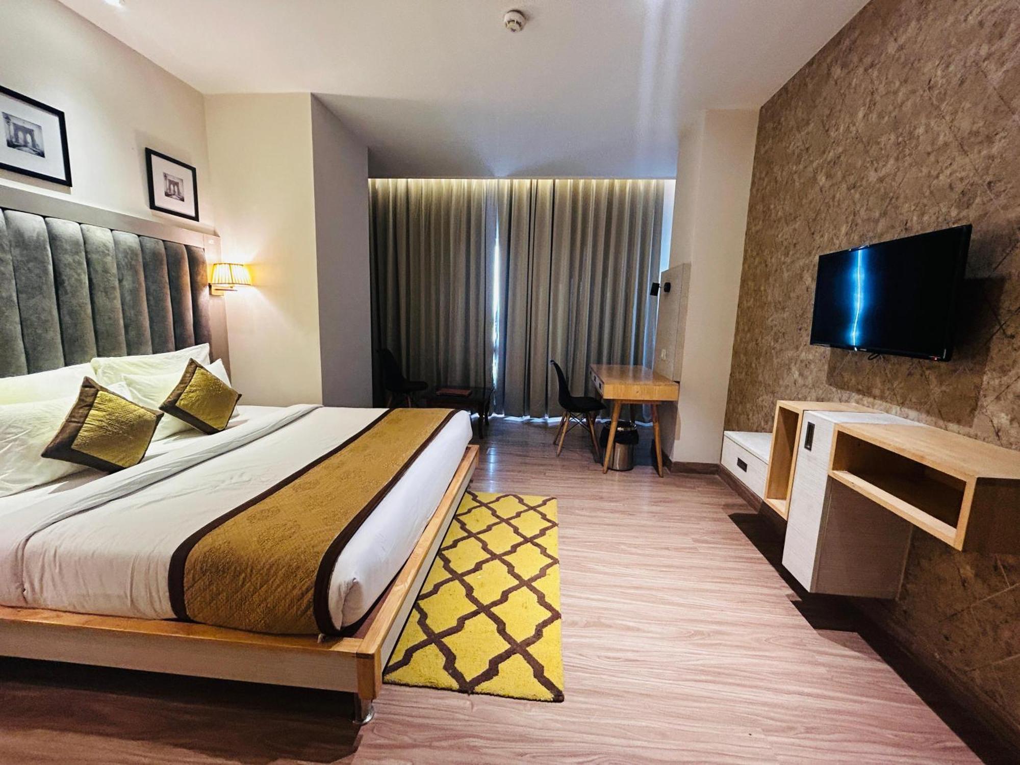 Hotel Sakura Gold Gurgaon Eksteriør bilde