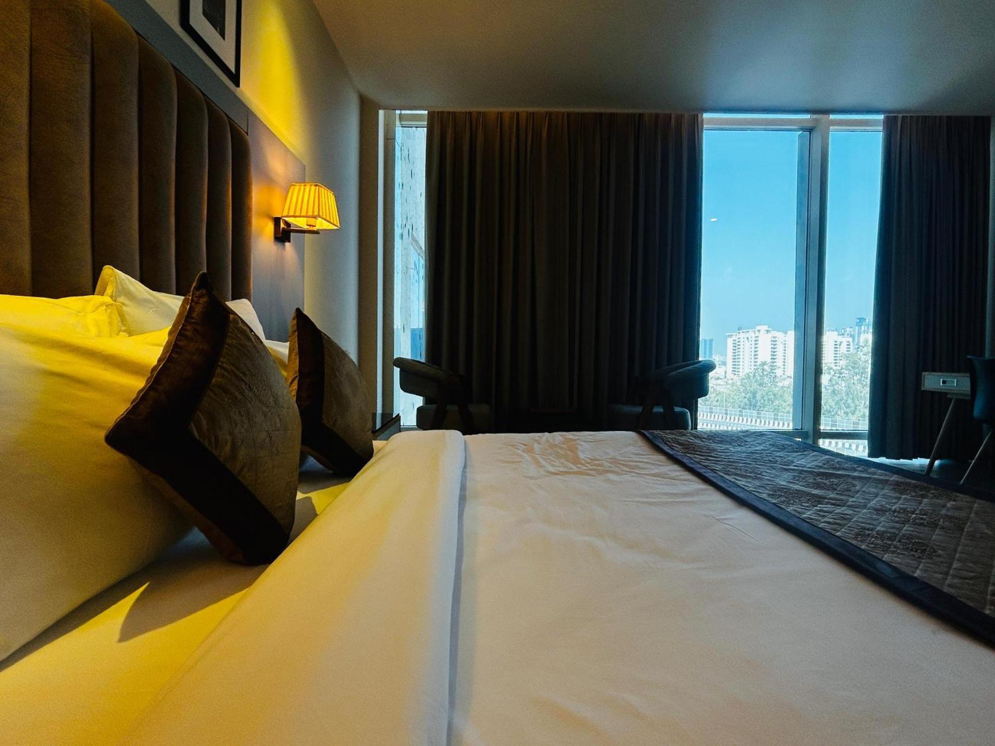 Hotel Sakura Gold Gurgaon Eksteriør bilde