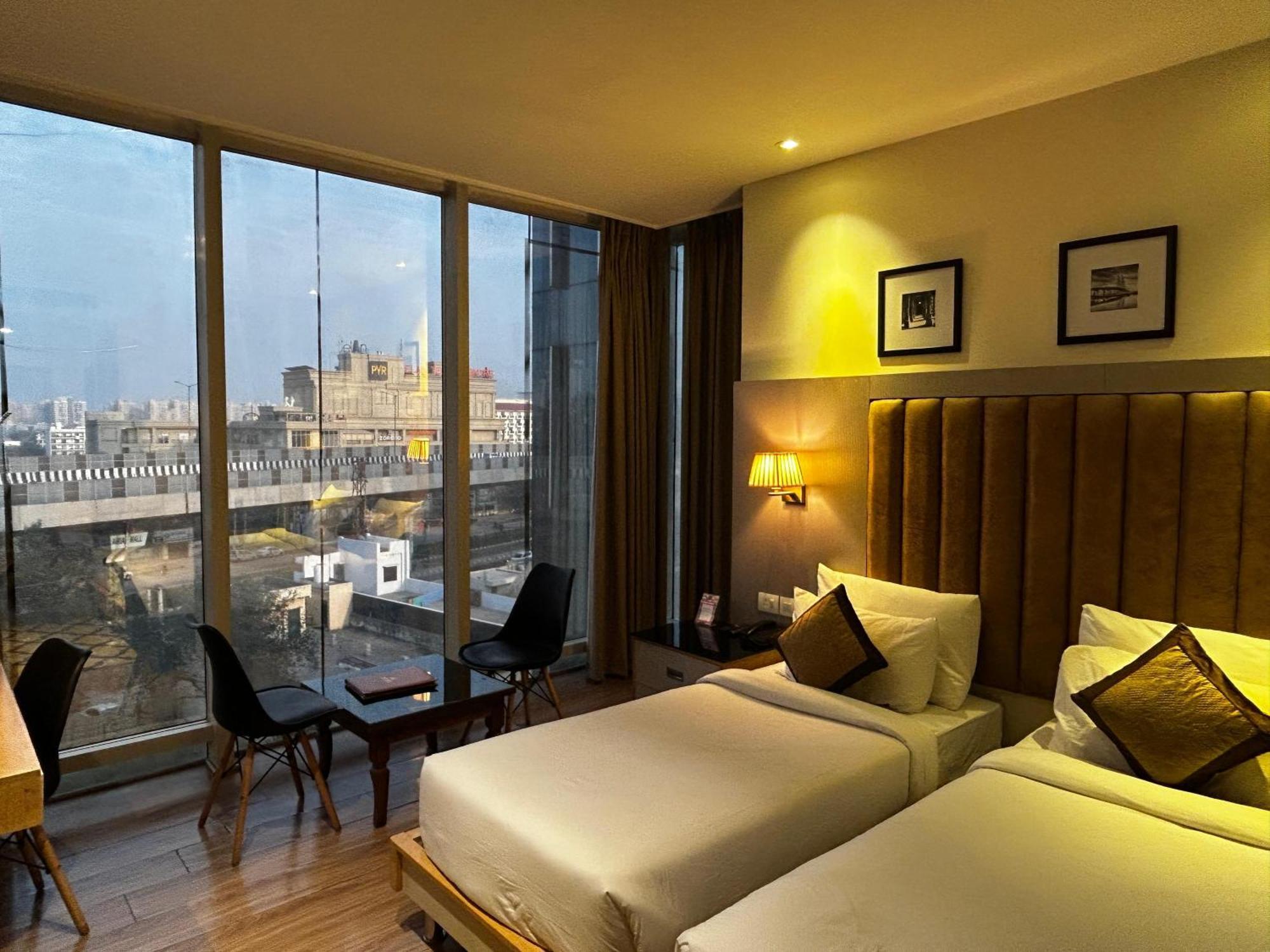 Hotel Sakura Gold Gurgaon Eksteriør bilde