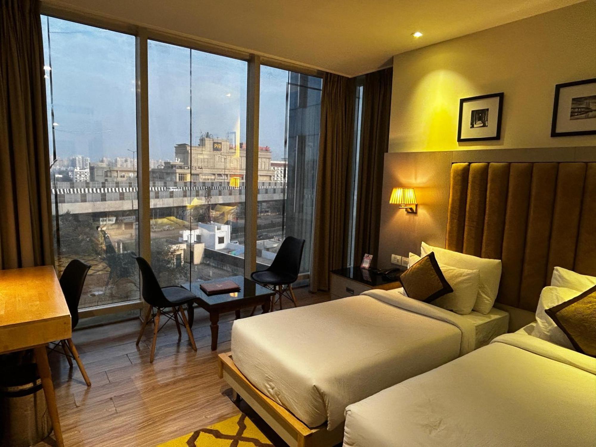 Hotel Sakura Gold Gurgaon Eksteriør bilde