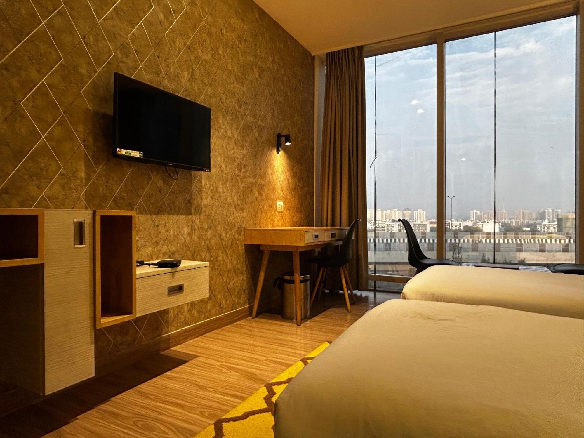 Hotel Sakura Gold Gurgaon Eksteriør bilde